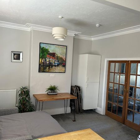 1 Bedroom Spacious Apartment 리탬 세인트 앤스 외부 사진