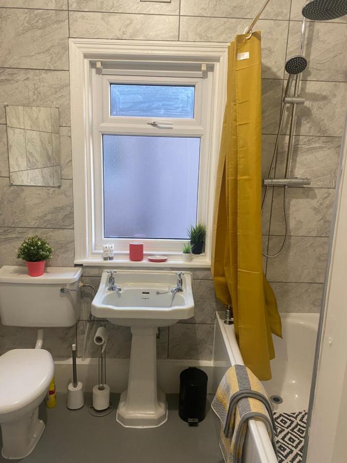 1 Bedroom Spacious Apartment 리탬 세인트 앤스 외부 사진